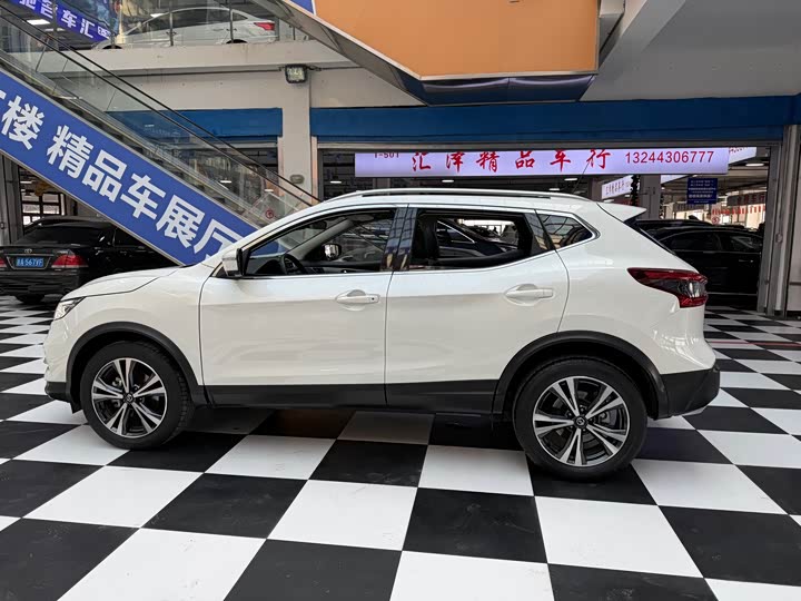 Фото 4 - Nissan Qashqai
