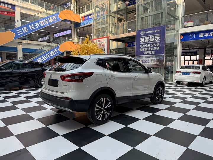 Фото 6 - Nissan Qashqai