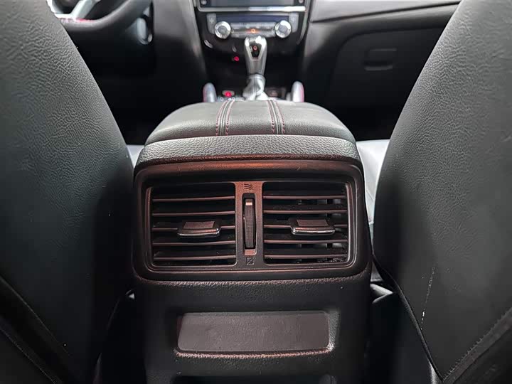 Фото 9 - Nissan Qashqai