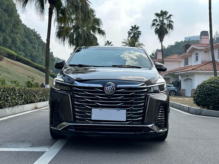 Фото 2 - Buick GL8 ES