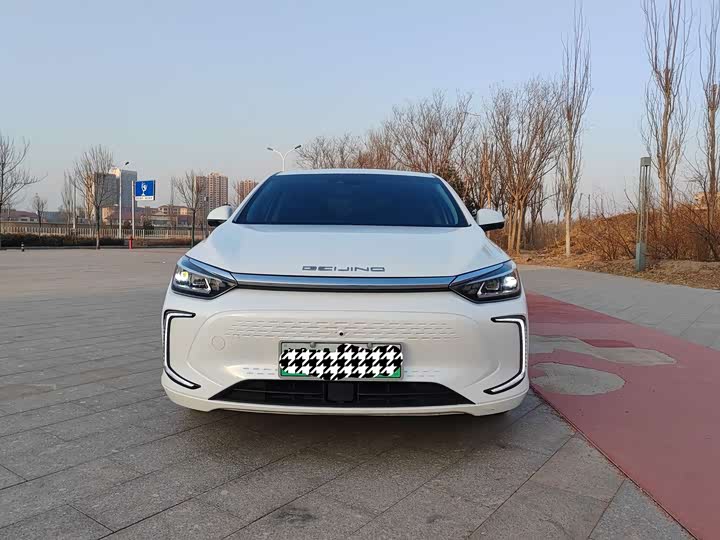 Фото 2 - Beijing EU5 Plus