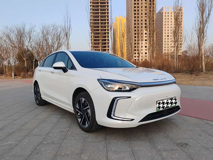 Фото 3 - Beijing EU5 Plus