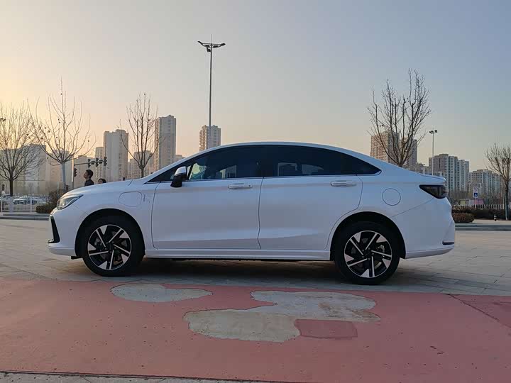 Фото 7 - Beijing EU5 Plus