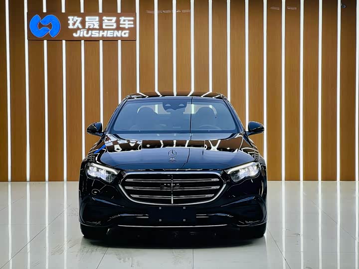 Photo 2 - Mercedes-Benz E-Class