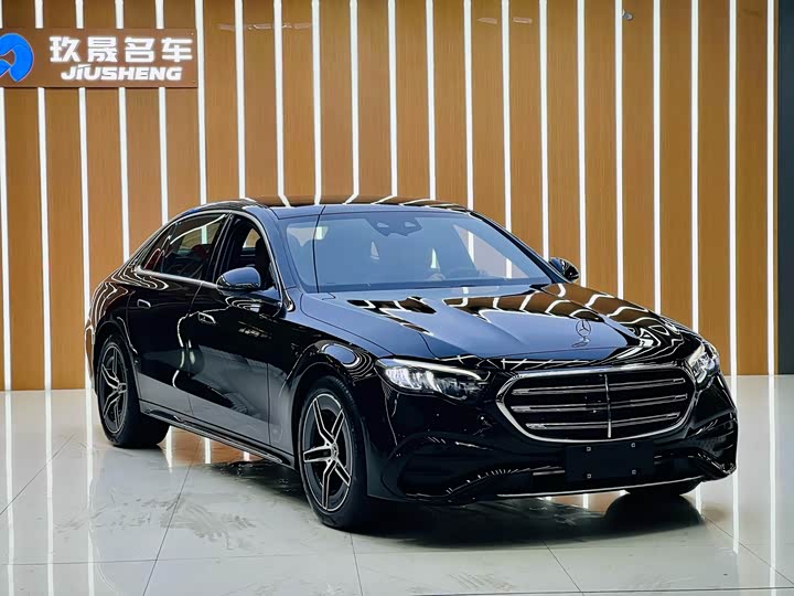 Photo 3 - Mercedes-Benz E-Class