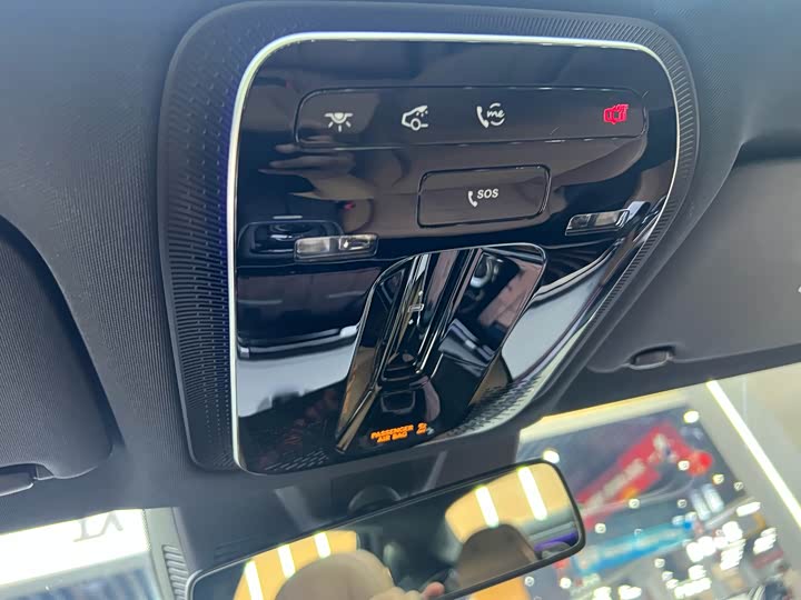 Photo 8 - Mercedes-Benz E-Class