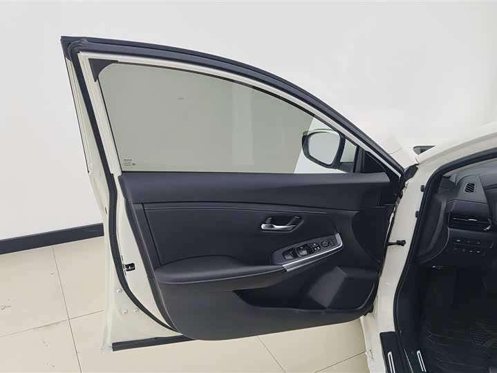 Фото 7 - Nissan Sylphy