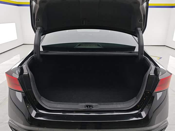 Фото 4 - Nissan Teana