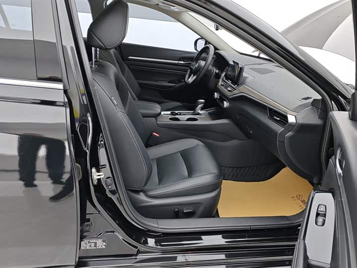 Фото 8 - Nissan Teana