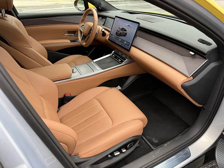 Фото 8 - BYD Han L