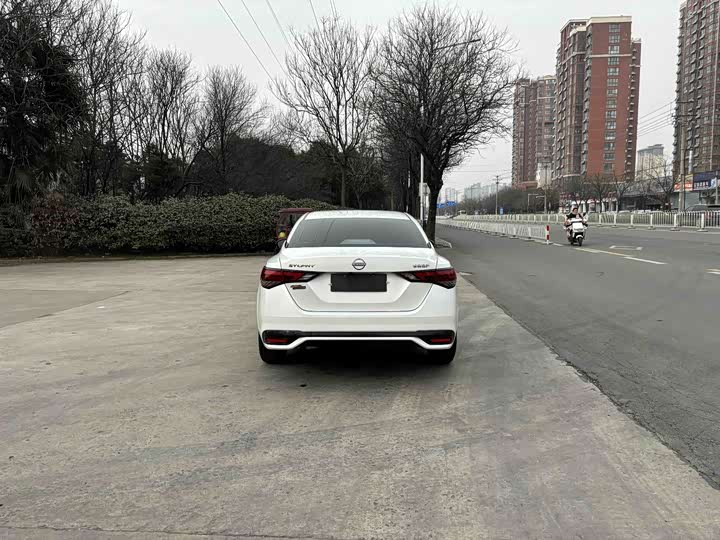 Фото 9 - Nissan Sylphy