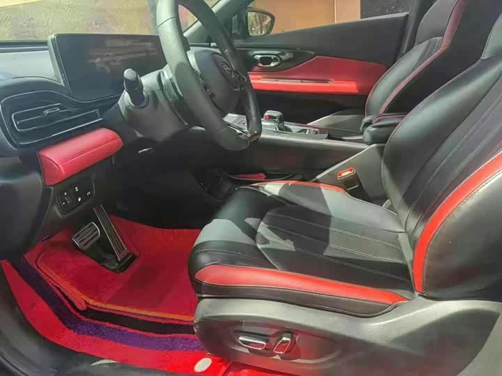 Фото 2 - GAC Trumpchi Empow R