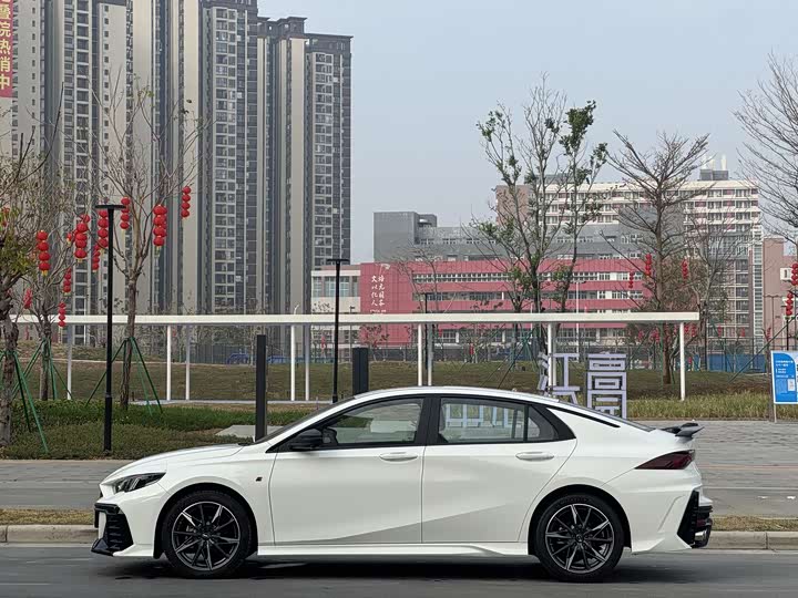 Фото 2 - GAC Trumpchi Empow R