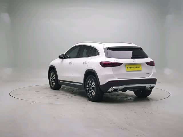 Photo 9 - Mercedes-Benz GLA-Class