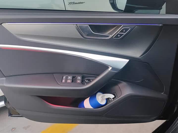 Фото 7 - Audi A6L