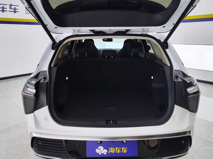 Фото 4 - Hongqi HS3