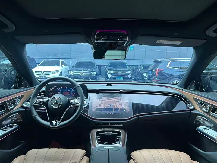 Photo 6 - Mercedes-Benz E-Class