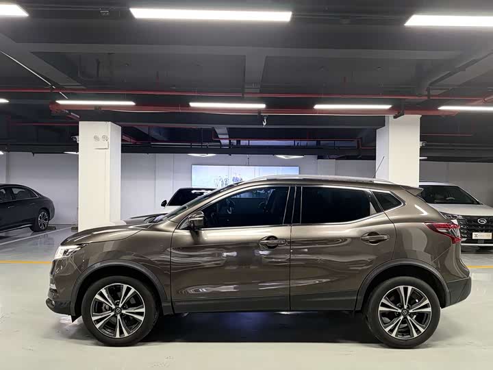 Фото 9 - Nissan Qashqai