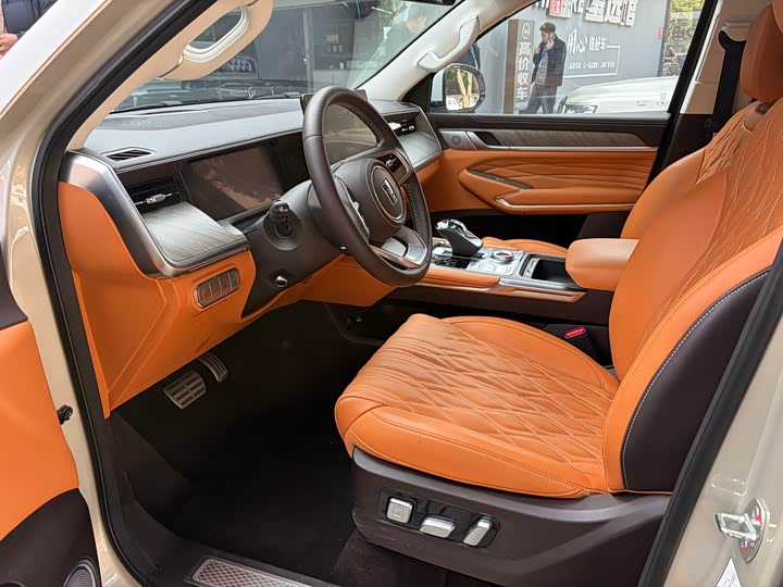 Фото 4 - Tank 500 Hybrid