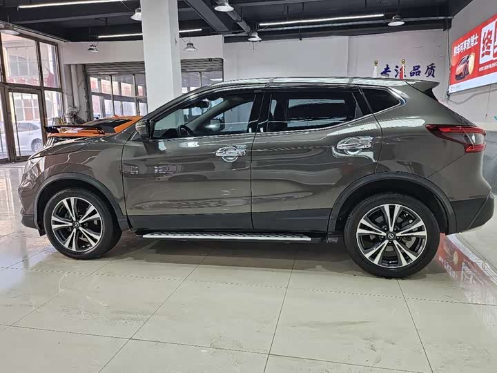 Фото 4 - Nissan Qashqai