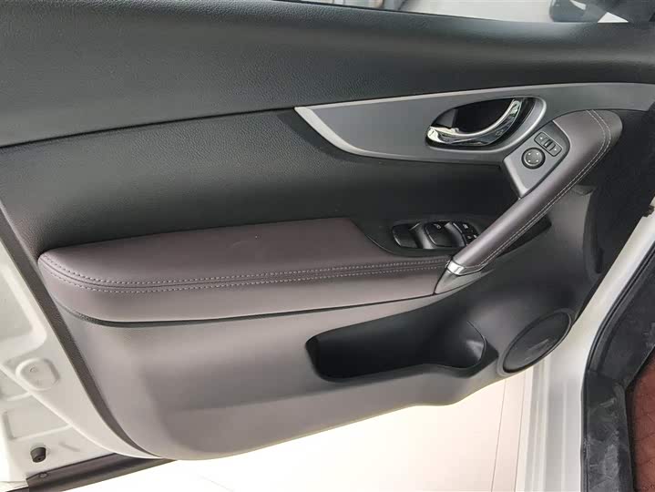 Фото 7 - Nissan Qashqai