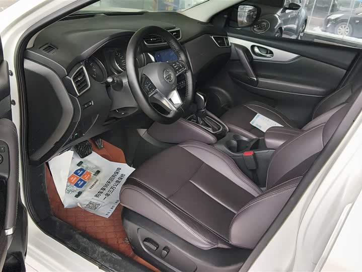 Фото 9 - Nissan Qashqai