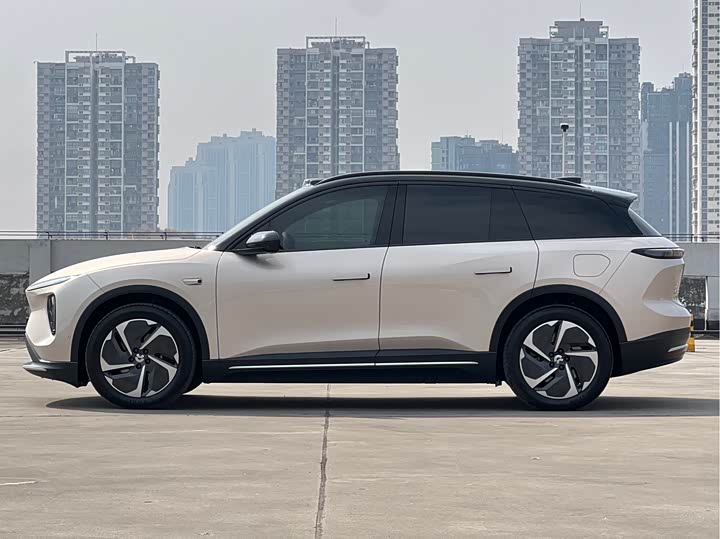 Фото 2 - Nio ES6