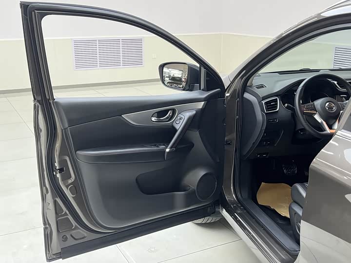 Фото 9 - Nissan Qashqai