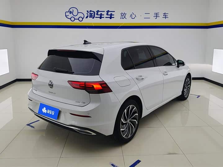 Фото 3 - Volkswagen Golf