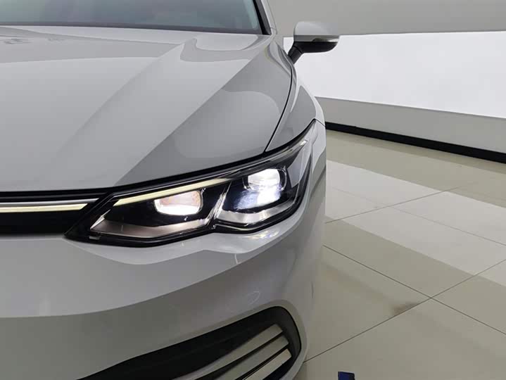 Фото 5 - Volkswagen Golf