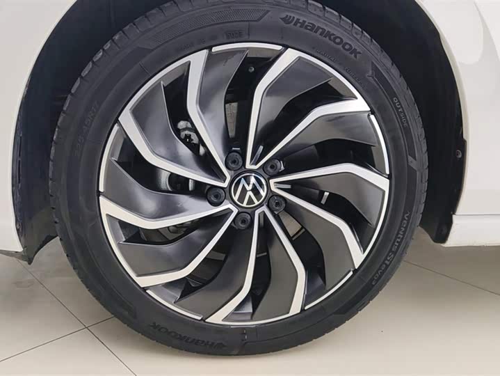 Фото 6 - Volkswagen Golf