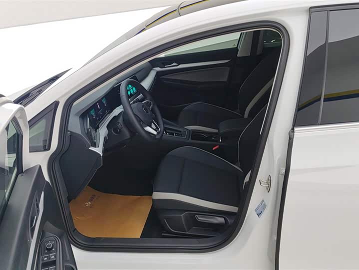 Фото 9 - Volkswagen Golf