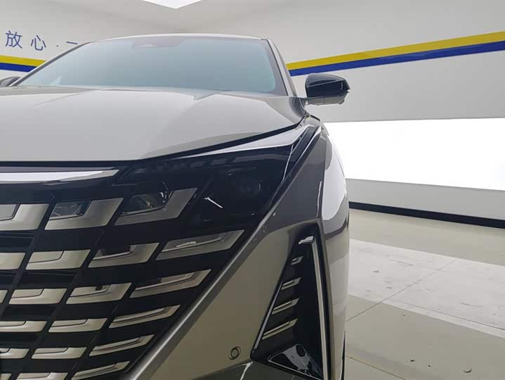 Фото 5 - Changan UNI-Z Hybrid