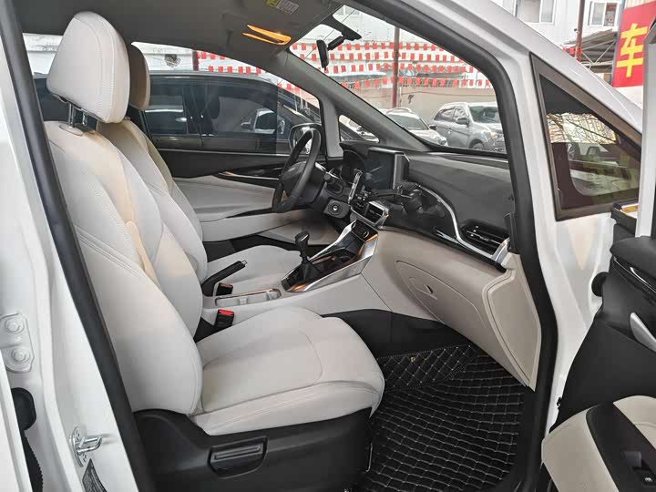 Фото 7 - Maxus G50