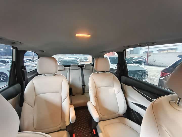 Фото 9 - Maxus G50