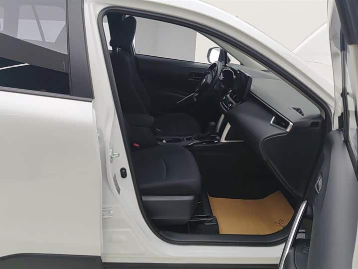 Фото 8 - Toyota Corolla Cross