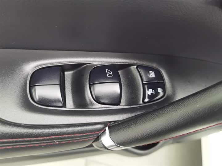 Фото 9 - Nissan Qashqai
