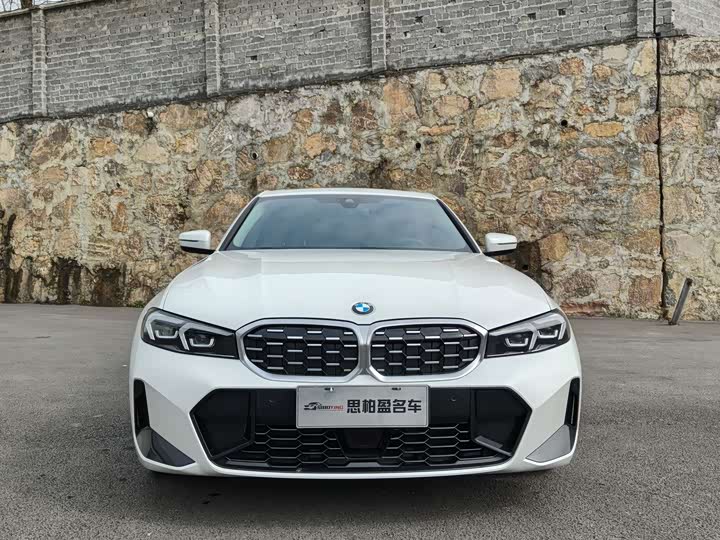 Photo 2 - BMW 3 Series