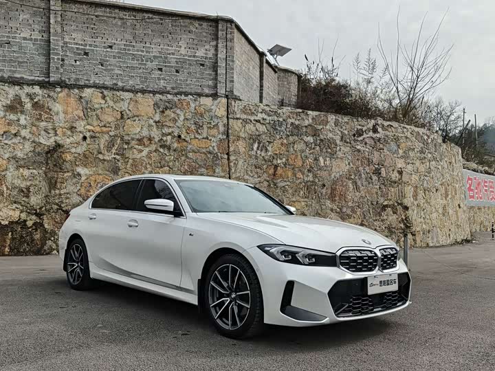 Photo 3 - BMW 3 Series