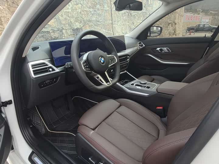 Photo 5 - BMW 3 Series