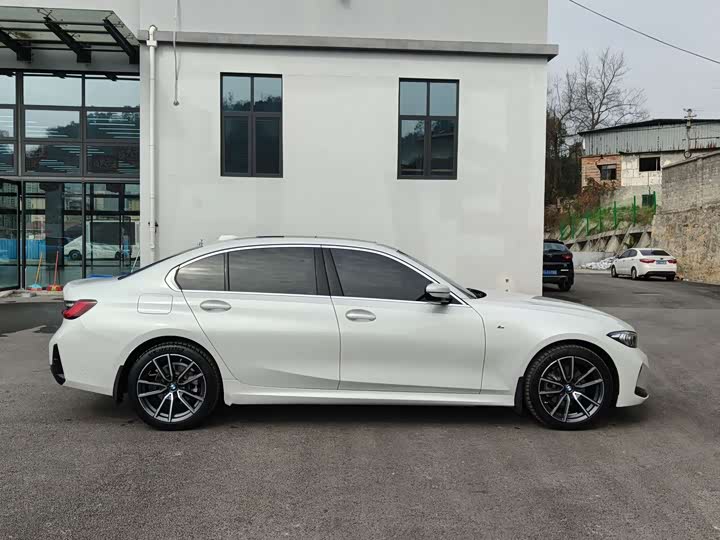 Photo 8 - BMW 3 Series