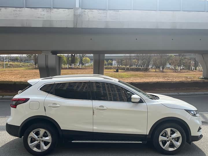 Фото 8 - Nissan Qashqai