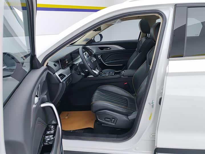 Фото 9 - Bestune T77