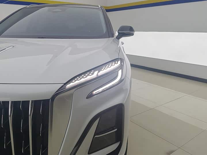 Фото 5 - Hongqi HS3 Hybrid