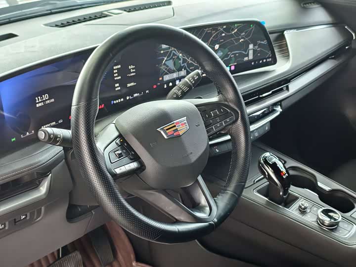 Фото 8 - Cadillac XT4