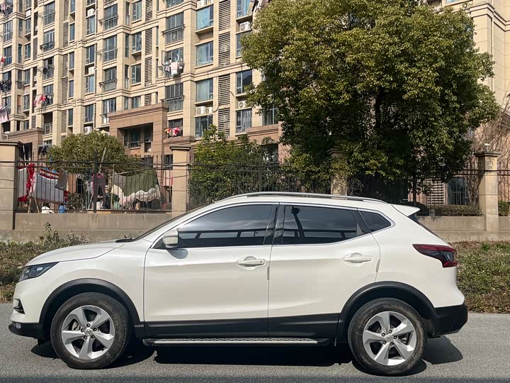 Фото 4 - Nissan Qashqai