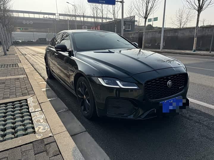 Фото 2 - Jaguar XF L