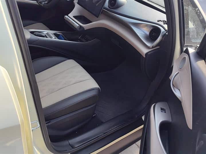 Фото 8 - BYD Dolphin