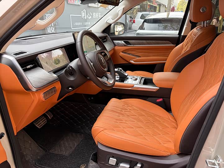 Фото 4 - Tank 500 Hybrid