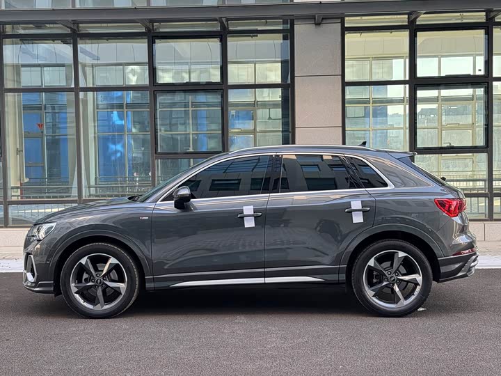 Фото 4 - Audi Q3